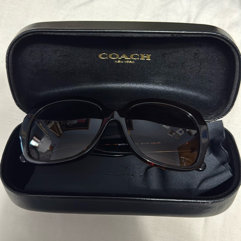 Coach HC 8251 (l 1052 ) lady new without tag